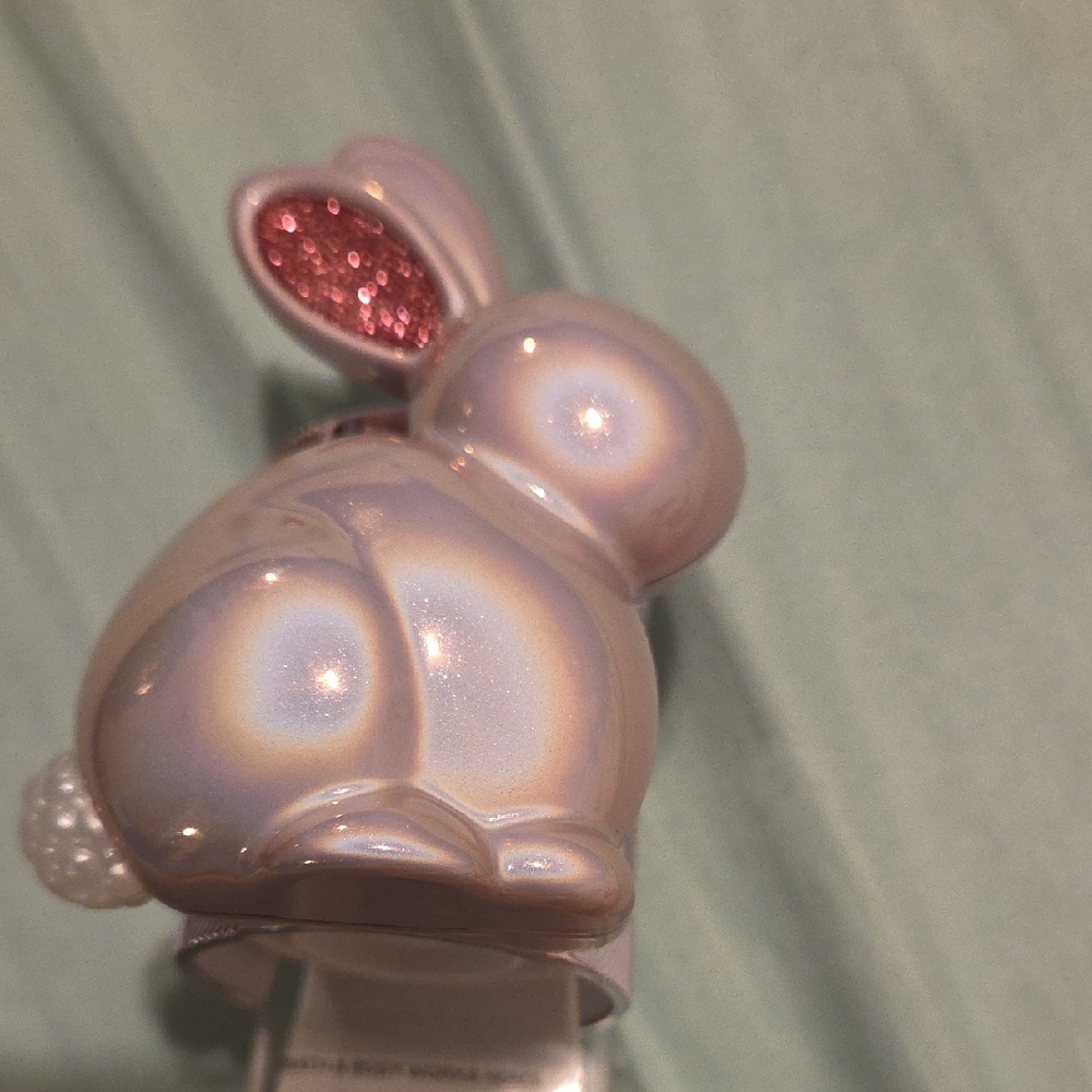 Brand New Bath & Body Works Pearl Bunny Wallflower Plug - Picture 5 of 5